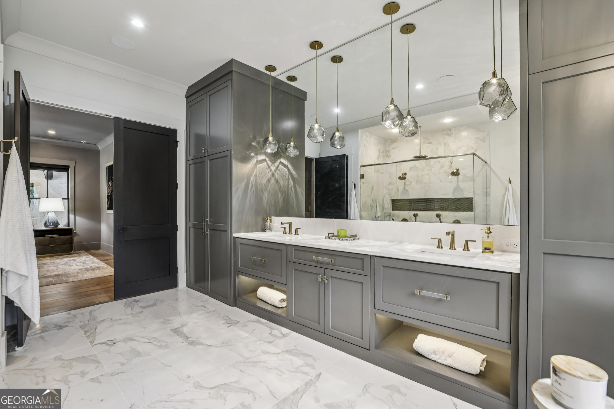 6055 Riverside Drive