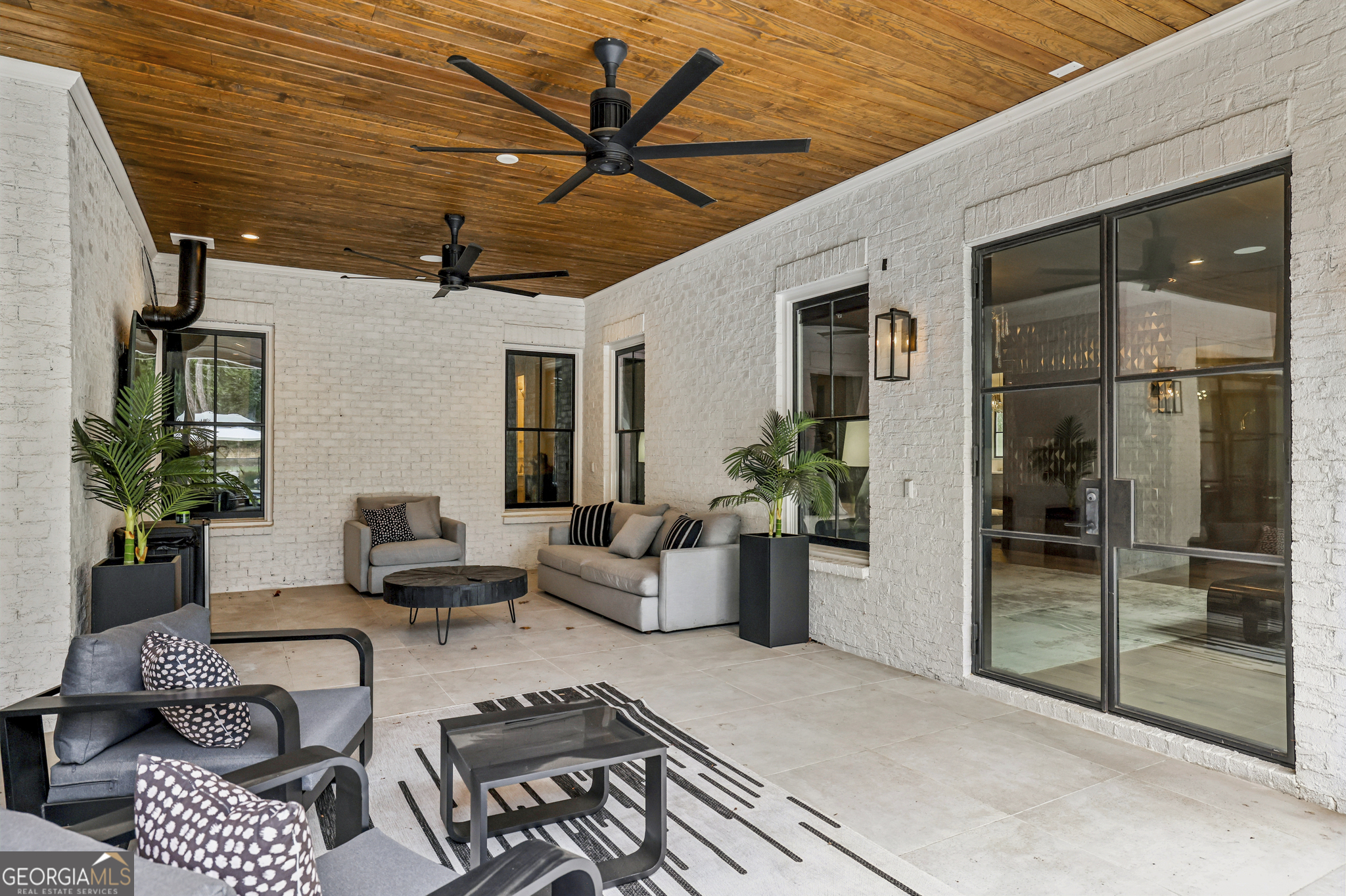 6055 Riverside Drive