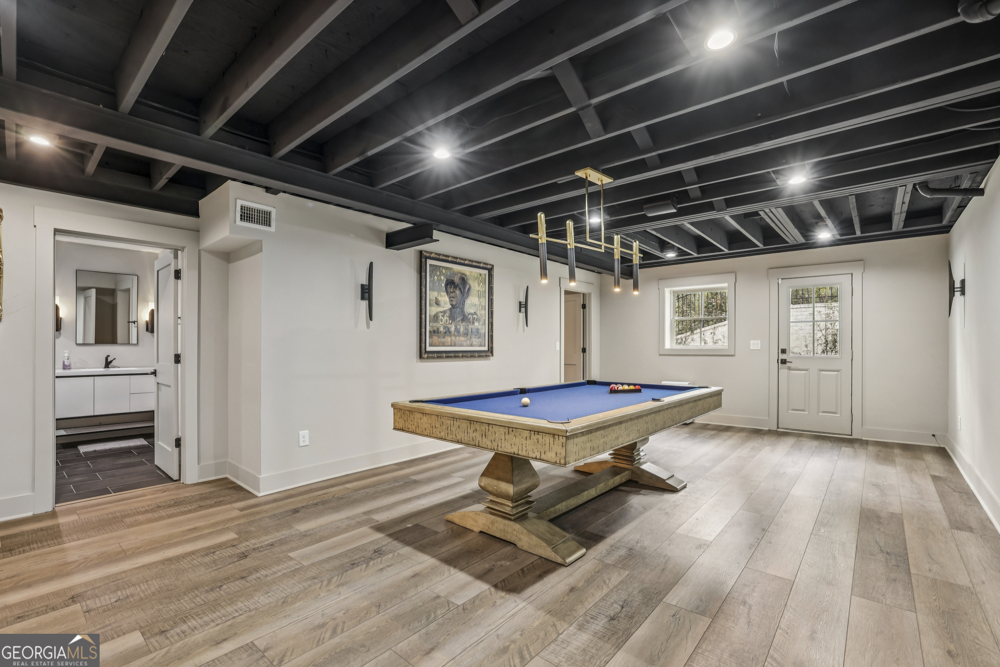 6055 Riverside Drive