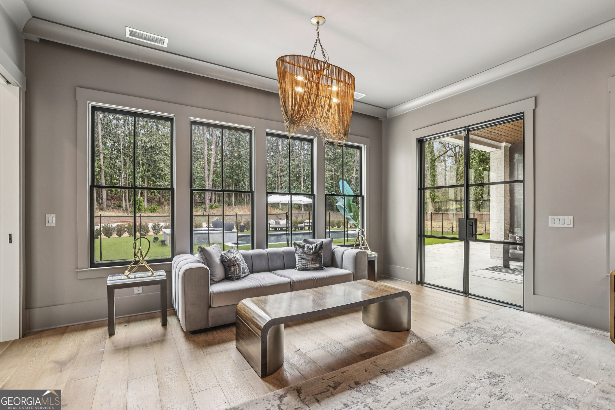 6055 Riverside Drive