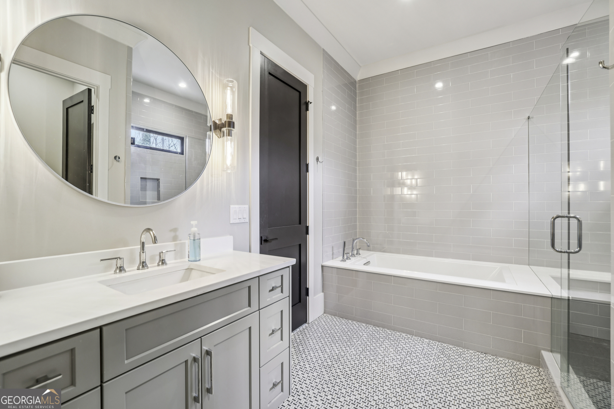 6055 Riverside Drive