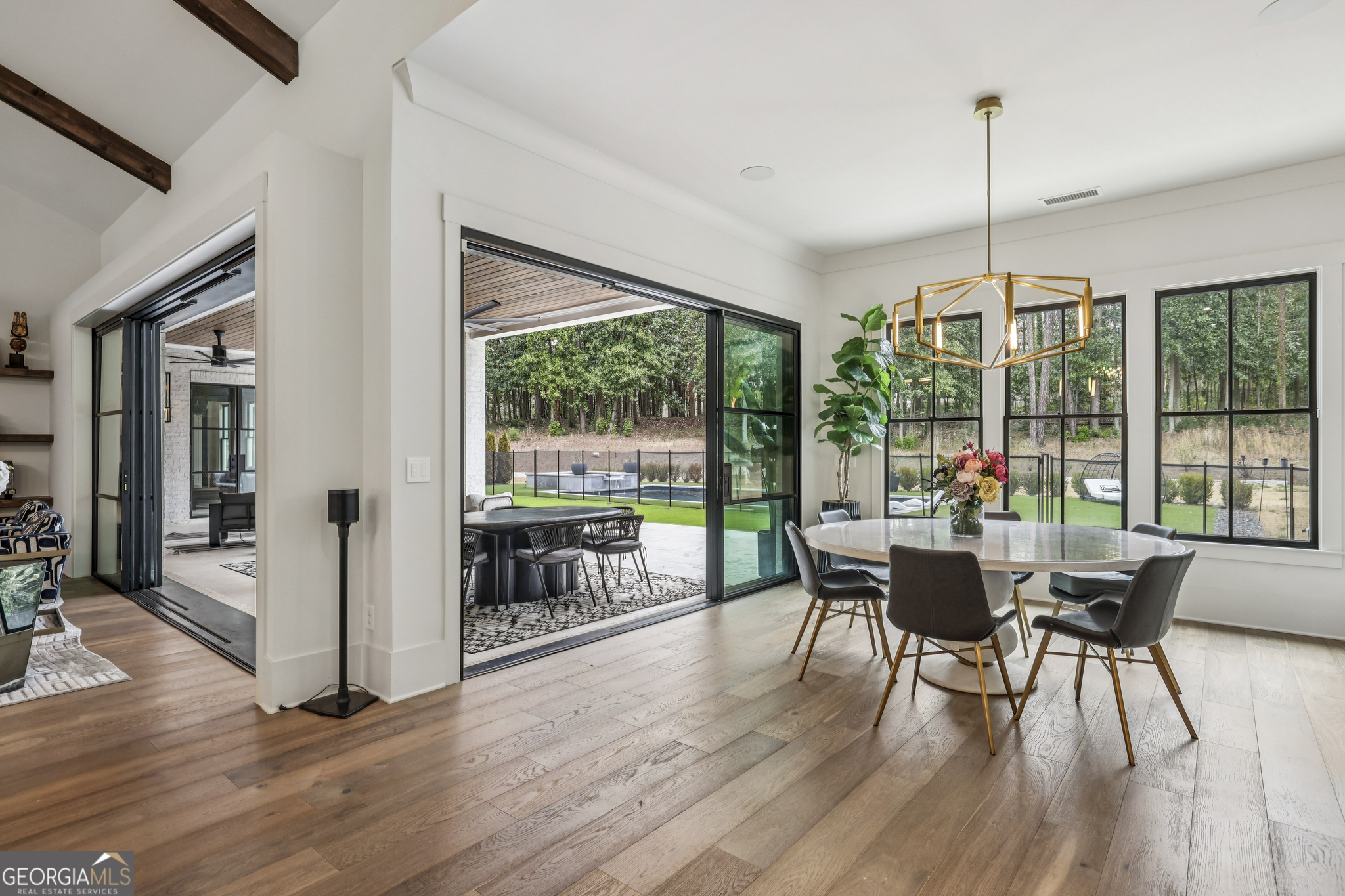 6055 Riverside Drive