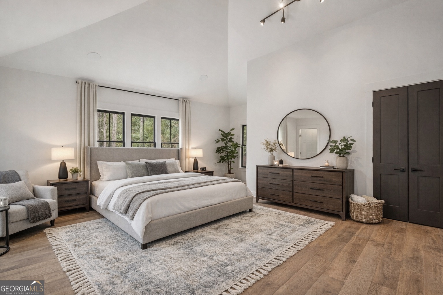 6055 Riverside Drive