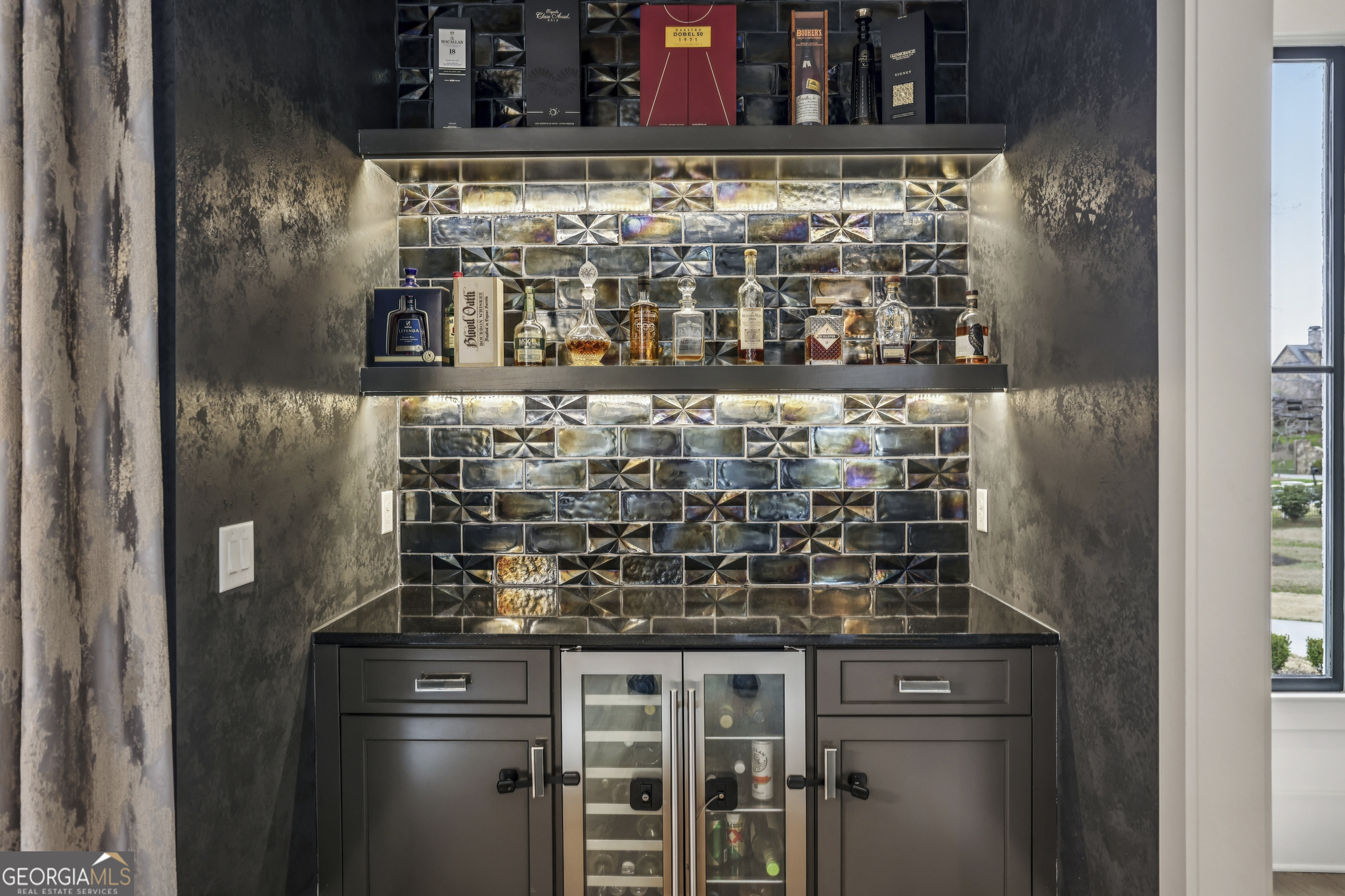 6055 Riverside Drive