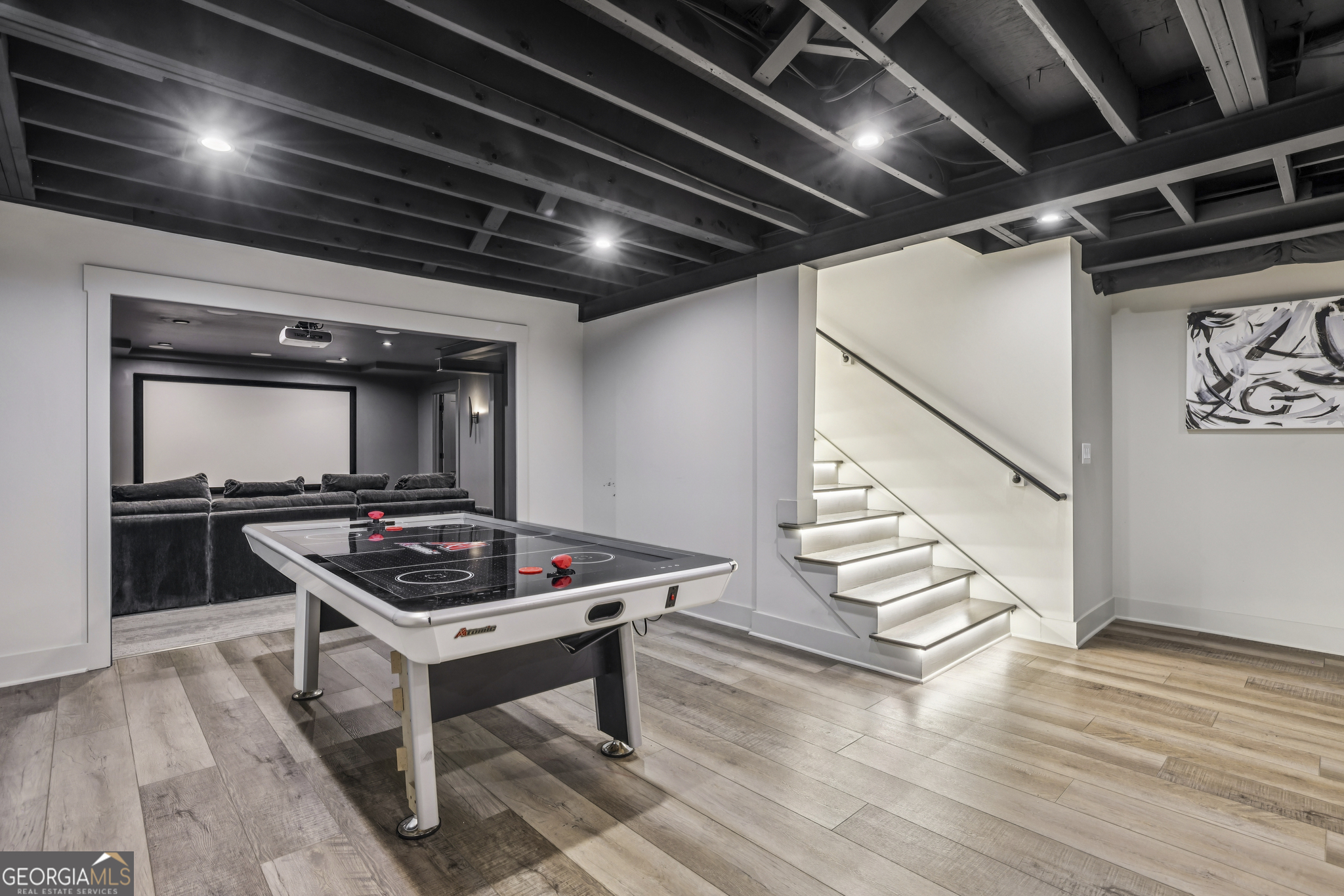 6055 Riverside Drive