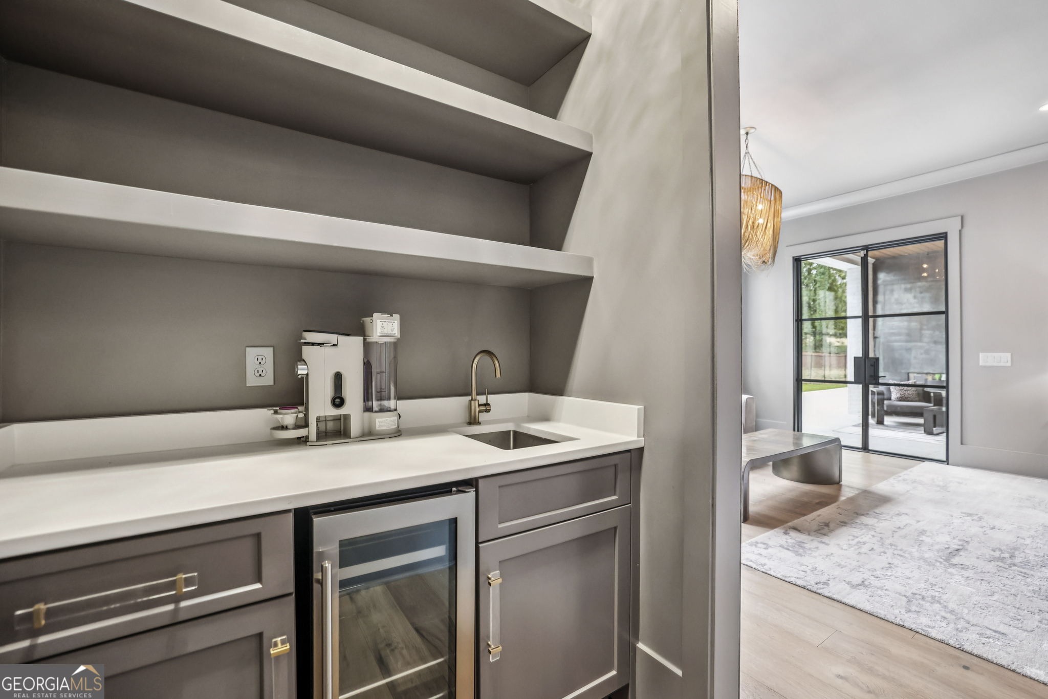 6055 Riverside Drive