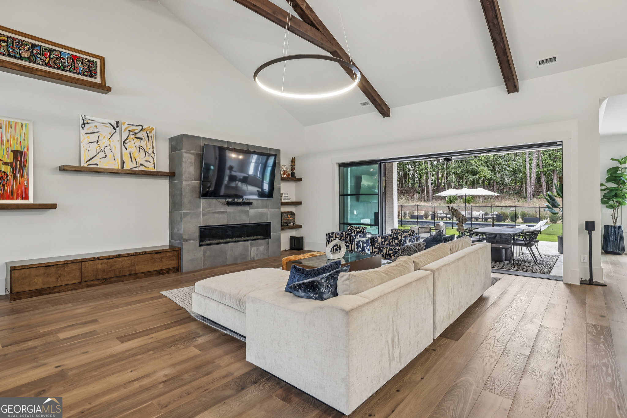 6055 Riverside Drive