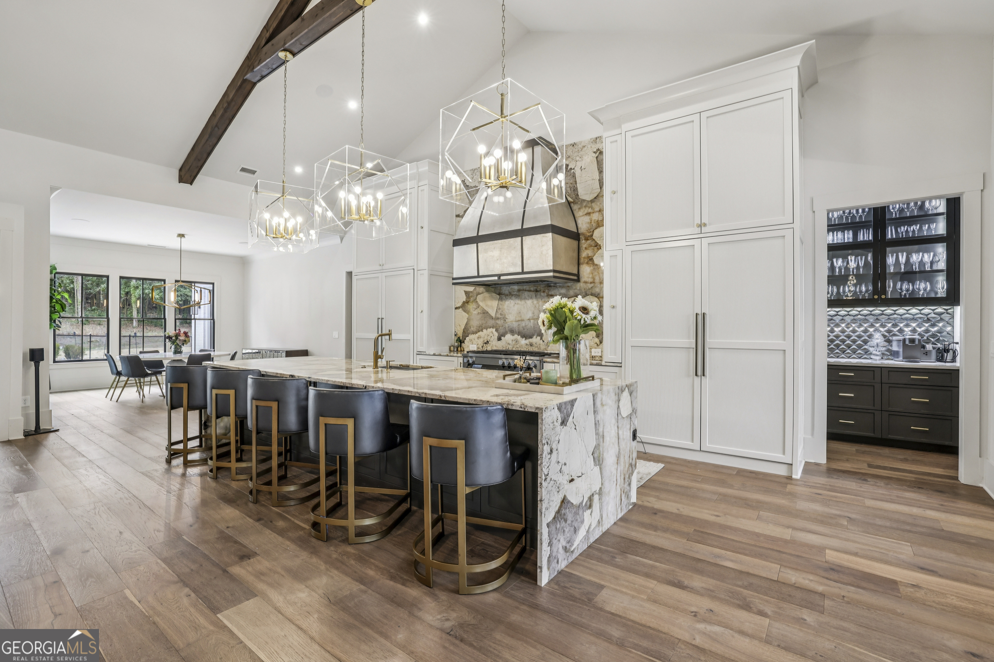 6055 Riverside Drive