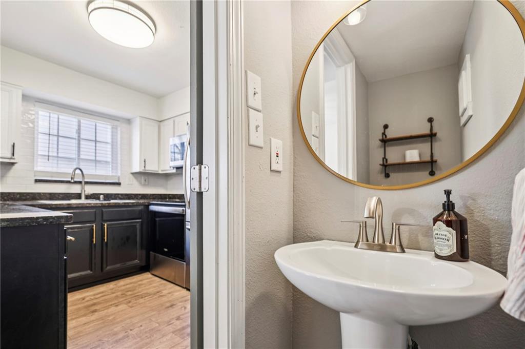 6940 Roswell Road Unit A21