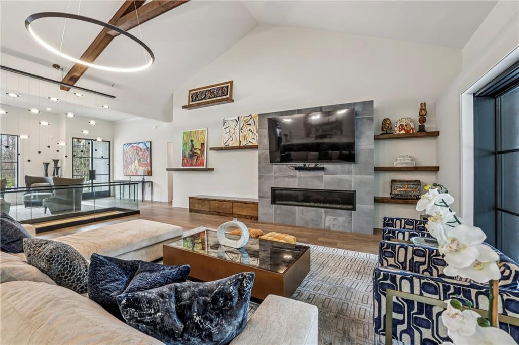 6055 Riverside Drive