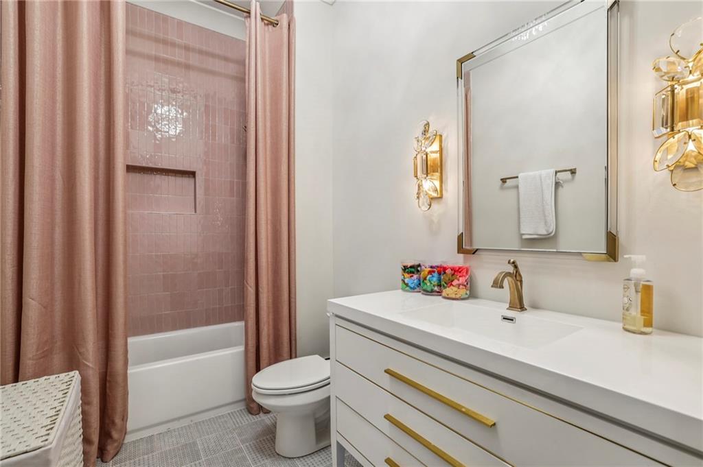 6055 Riverside Drive