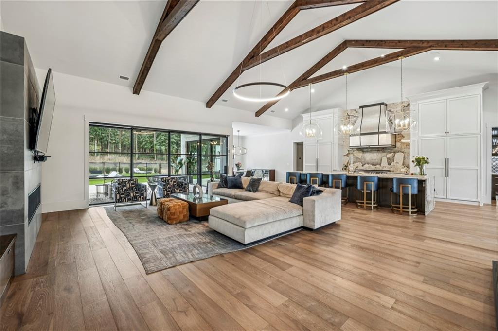 6055 Riverside Drive