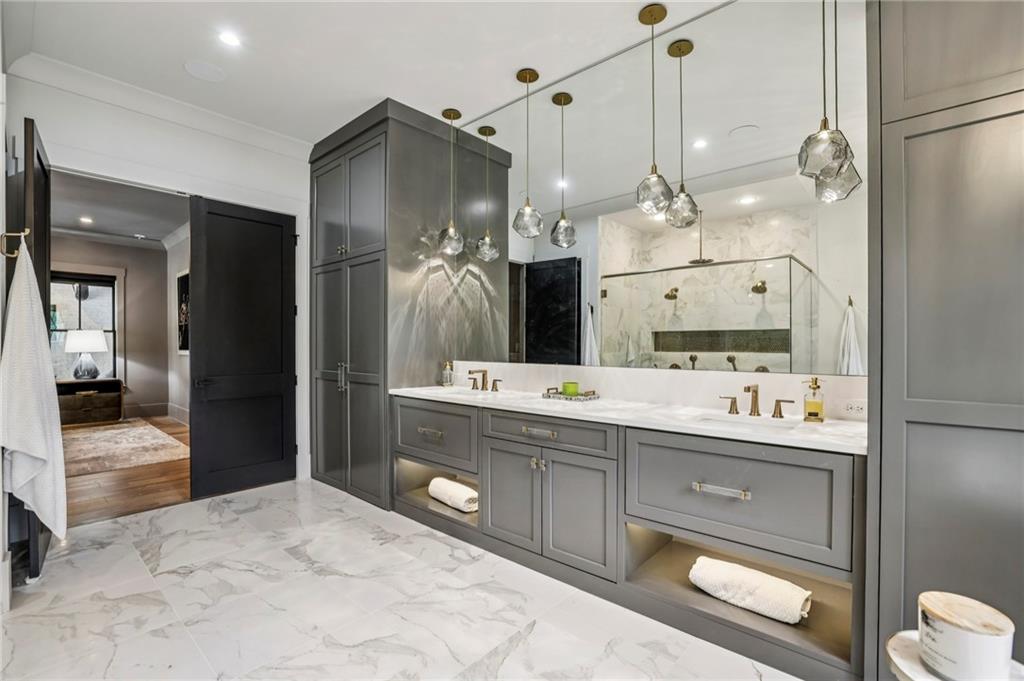 6055 Riverside Drive