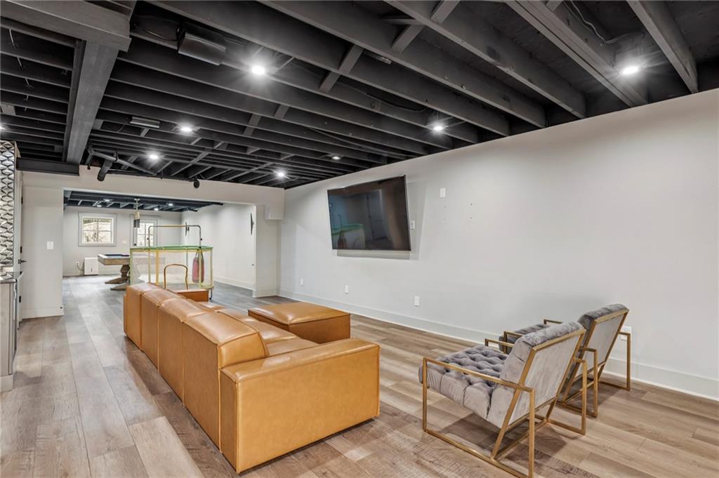 6055 Riverside Drive