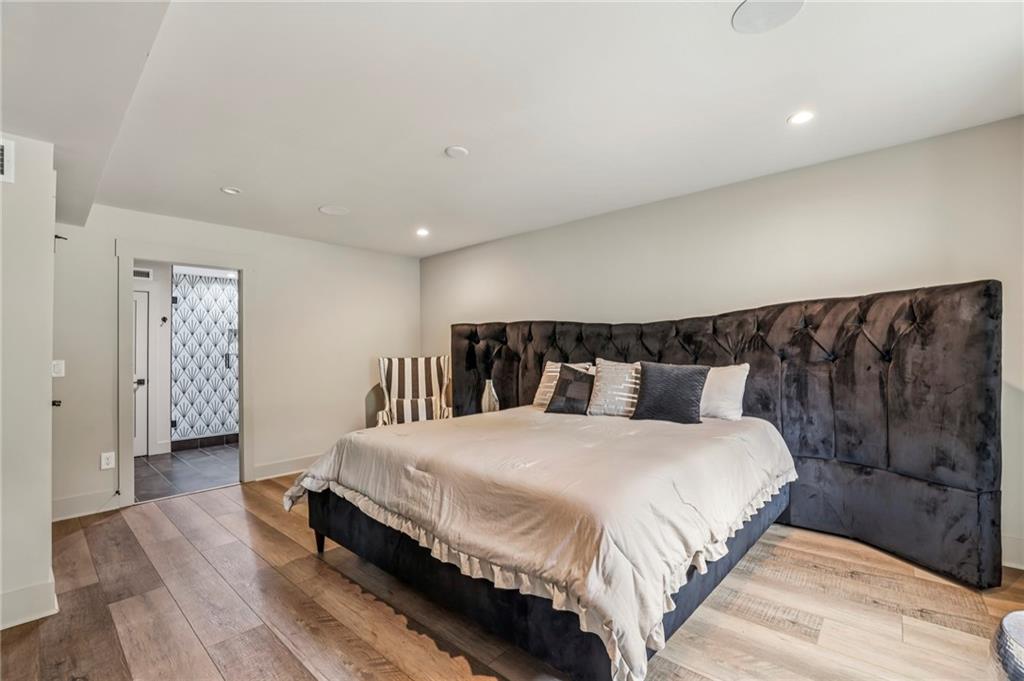 6055 Riverside Drive