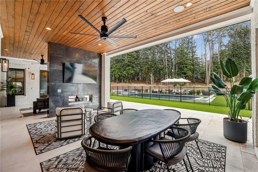 6055 Riverside Drive