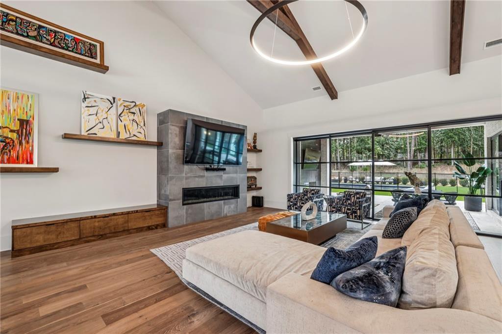 6055 Riverside Drive