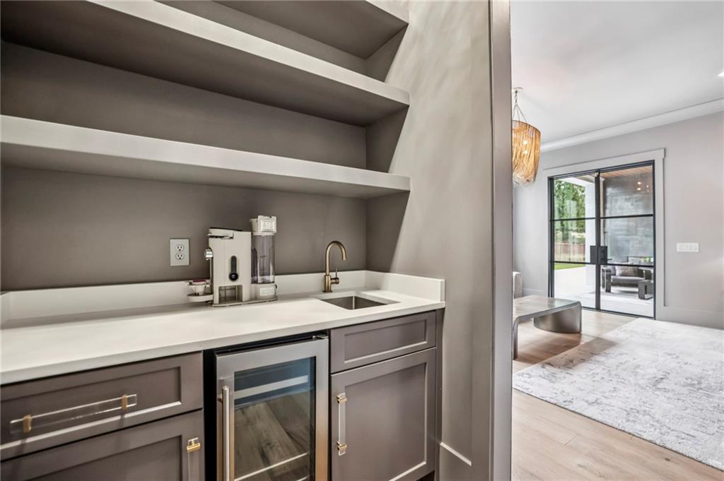 6055 Riverside Drive