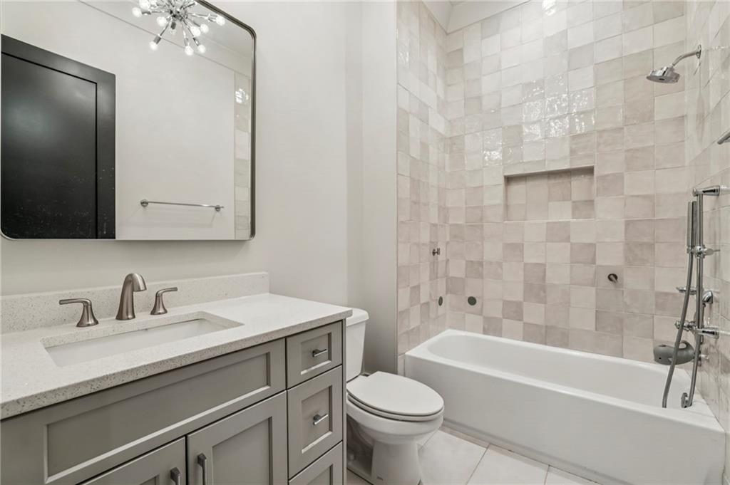 6055 Riverside Drive