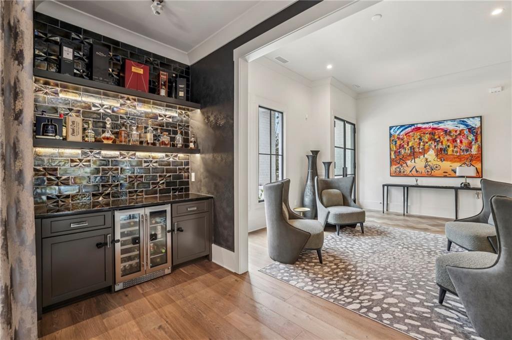 6055 Riverside Drive