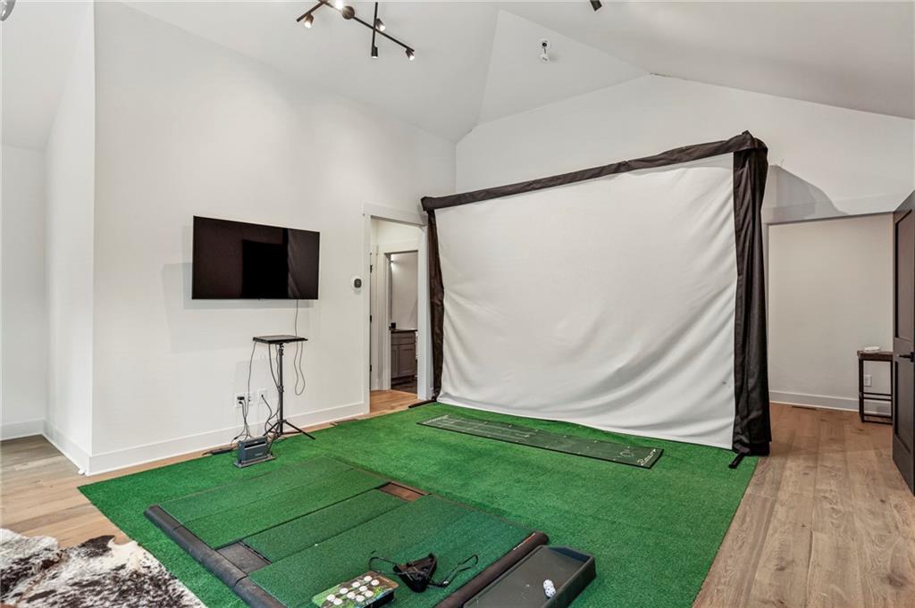 6055 Riverside Drive