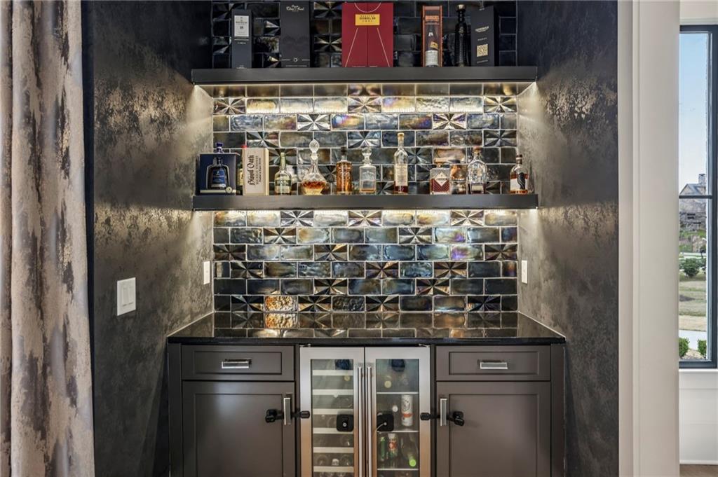 6055 Riverside Drive