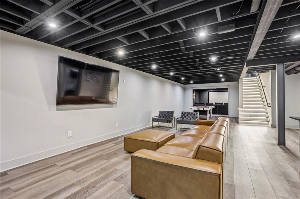 6055 Riverside Drive