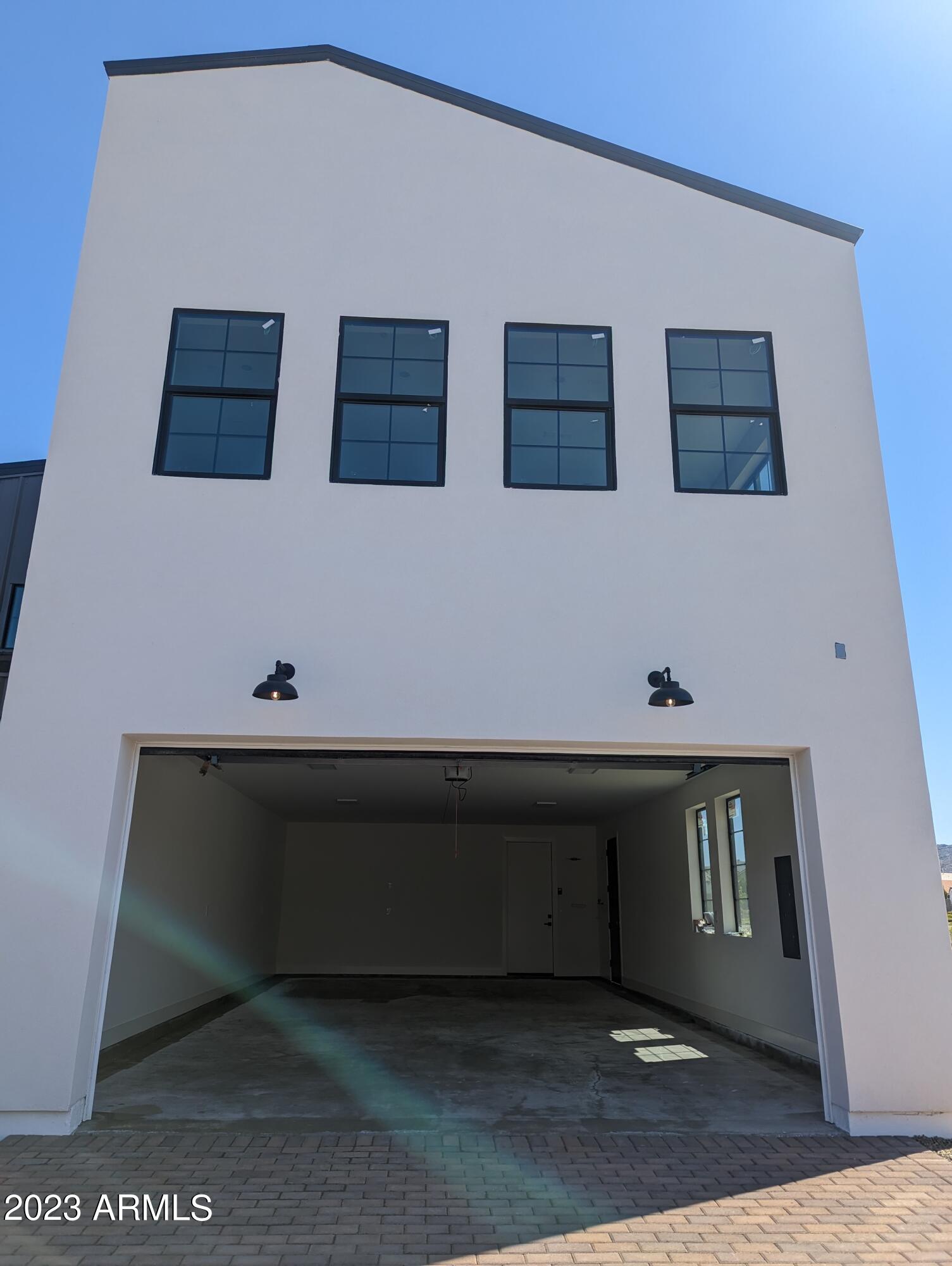 911 W Ardmore Road, 12