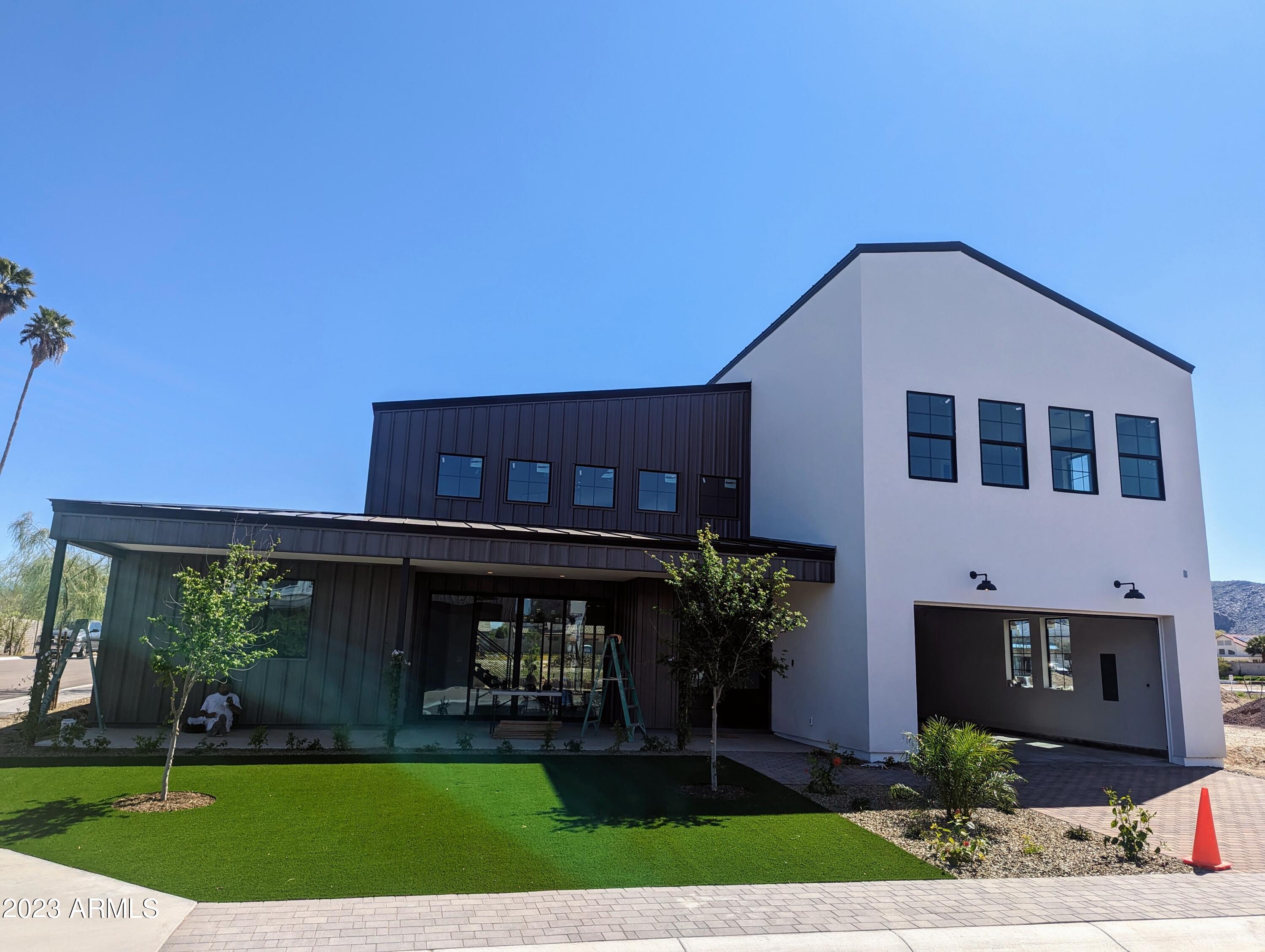 911 W Ardmore Road, 12