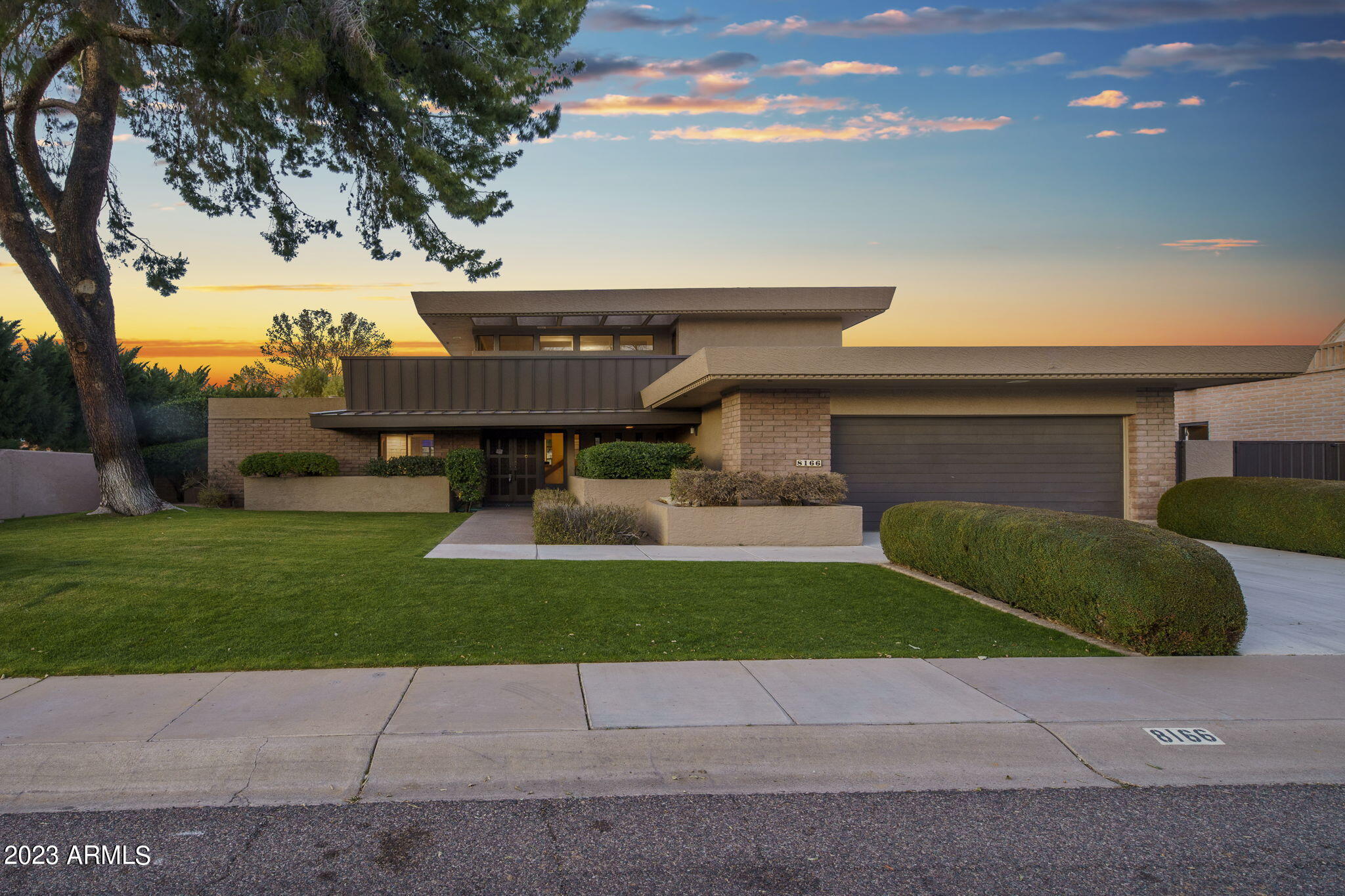 8166 E DEL CADENA Drive
