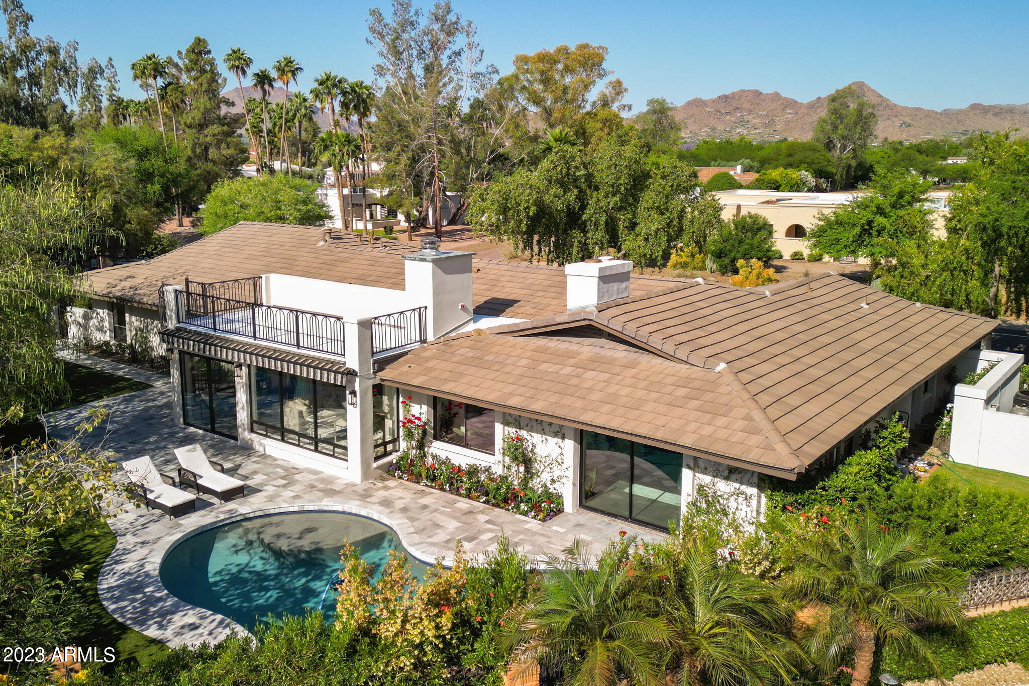 8113 N VIA DE LAGO