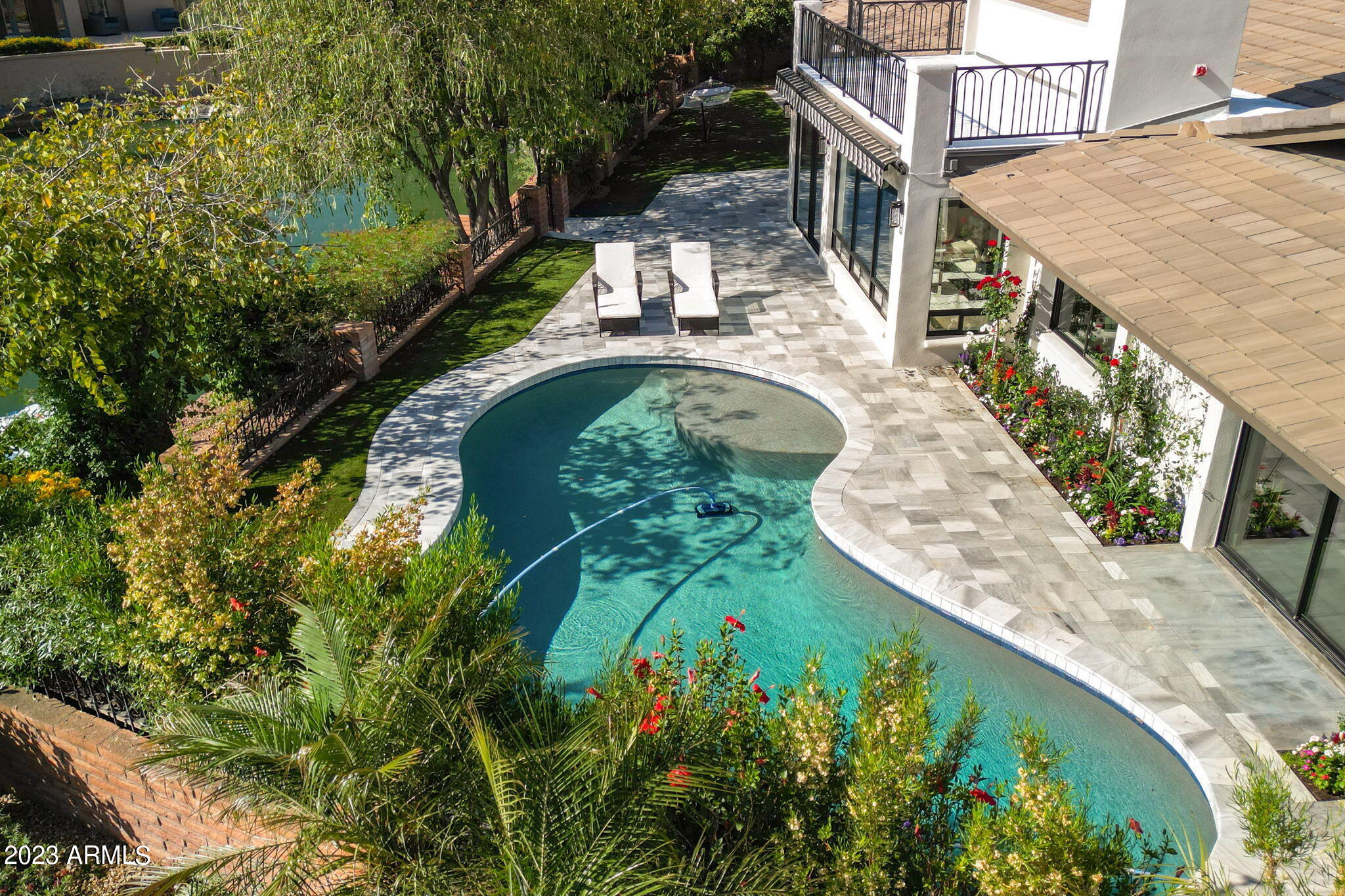 8113 N VIA DE LAGO