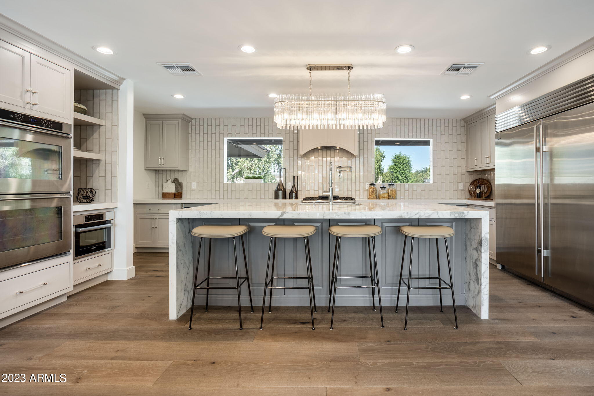 8113 N VIA DE LAGO