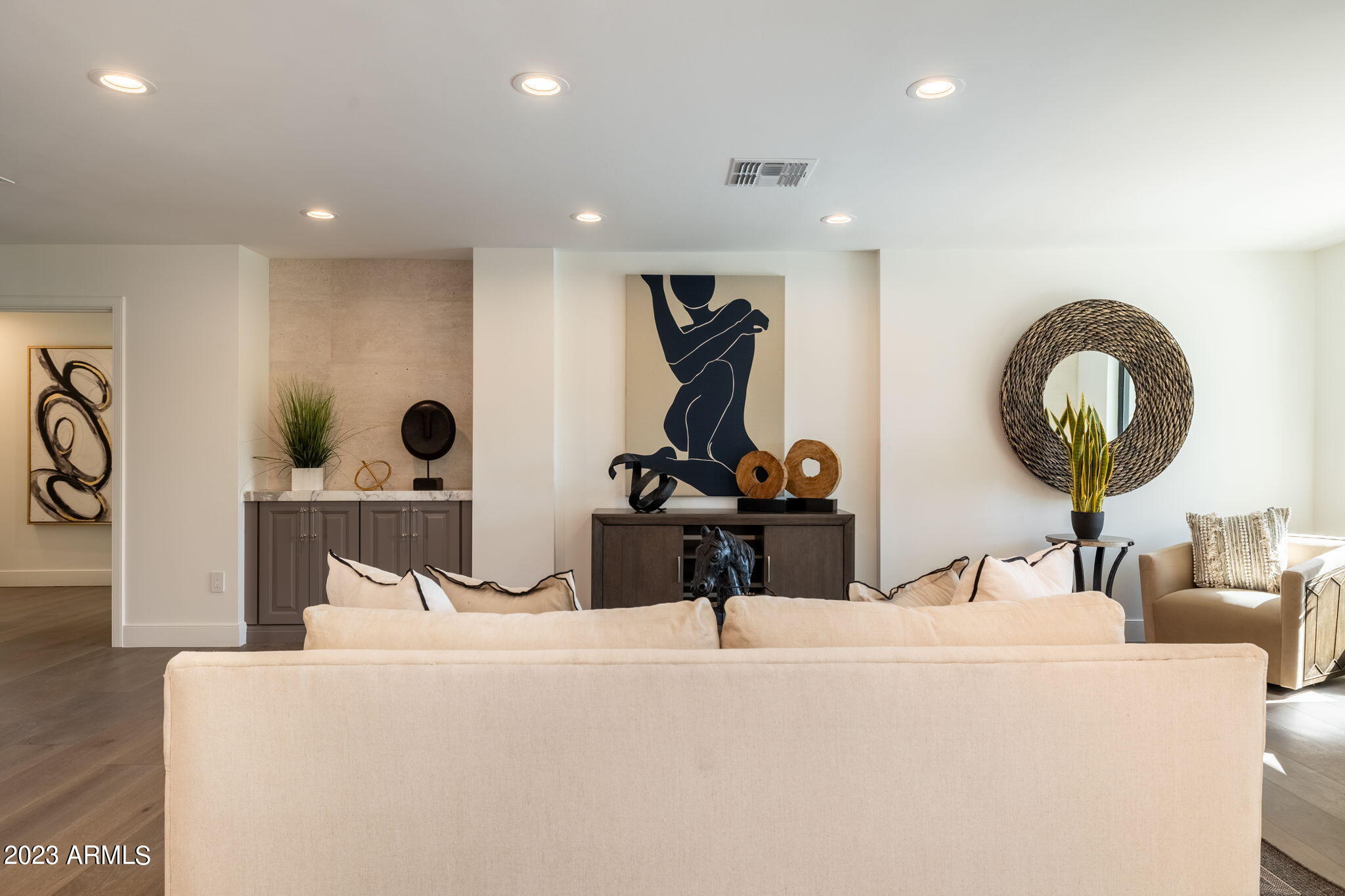 8113 N VIA DE LAGO