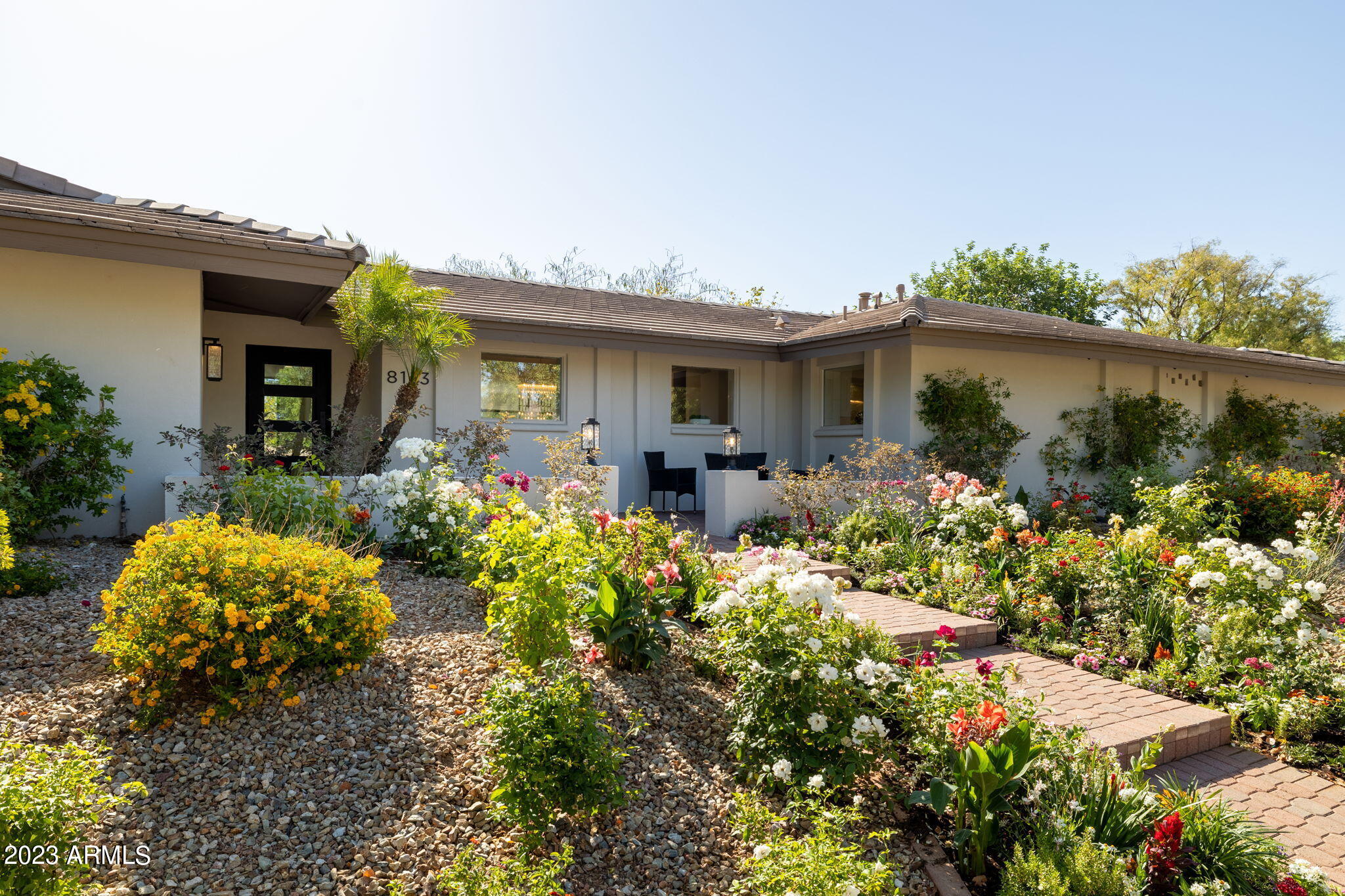 8113 N VIA DE LAGO