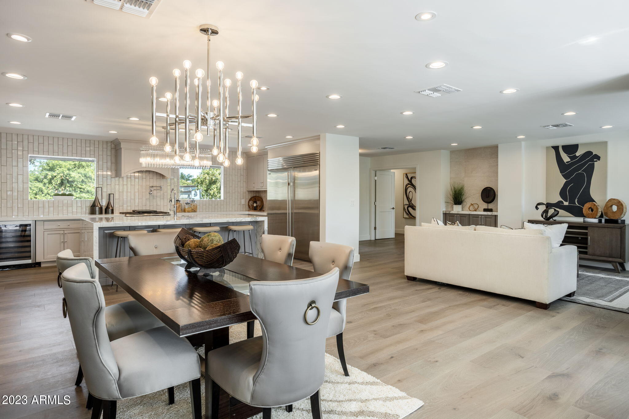 8113 N VIA DE LAGO