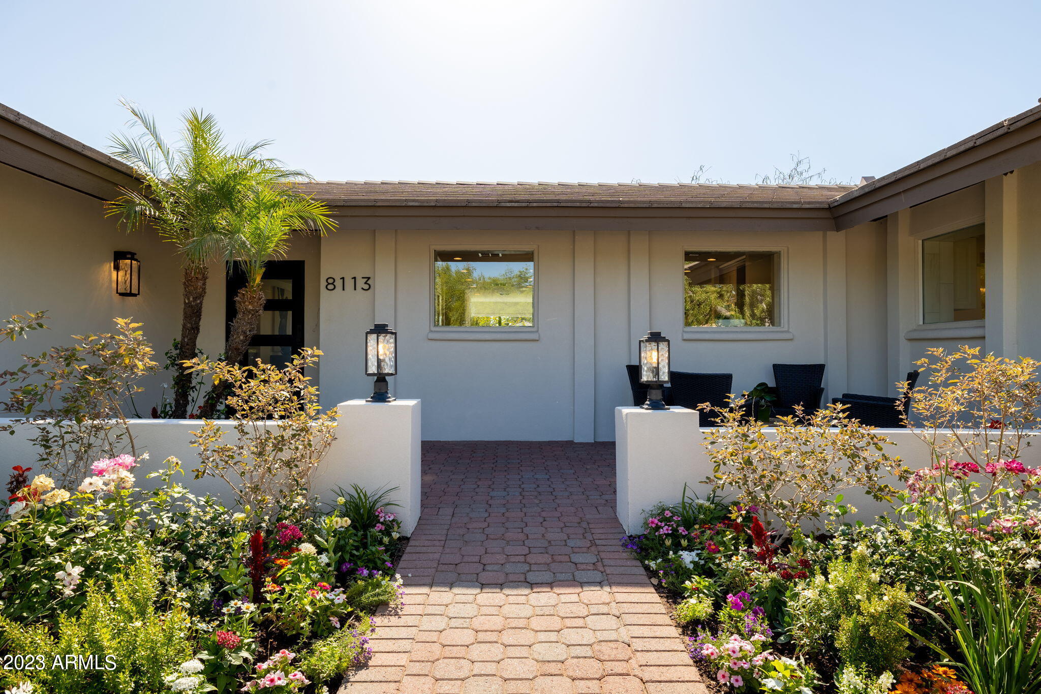 8113 N VIA DE LAGO