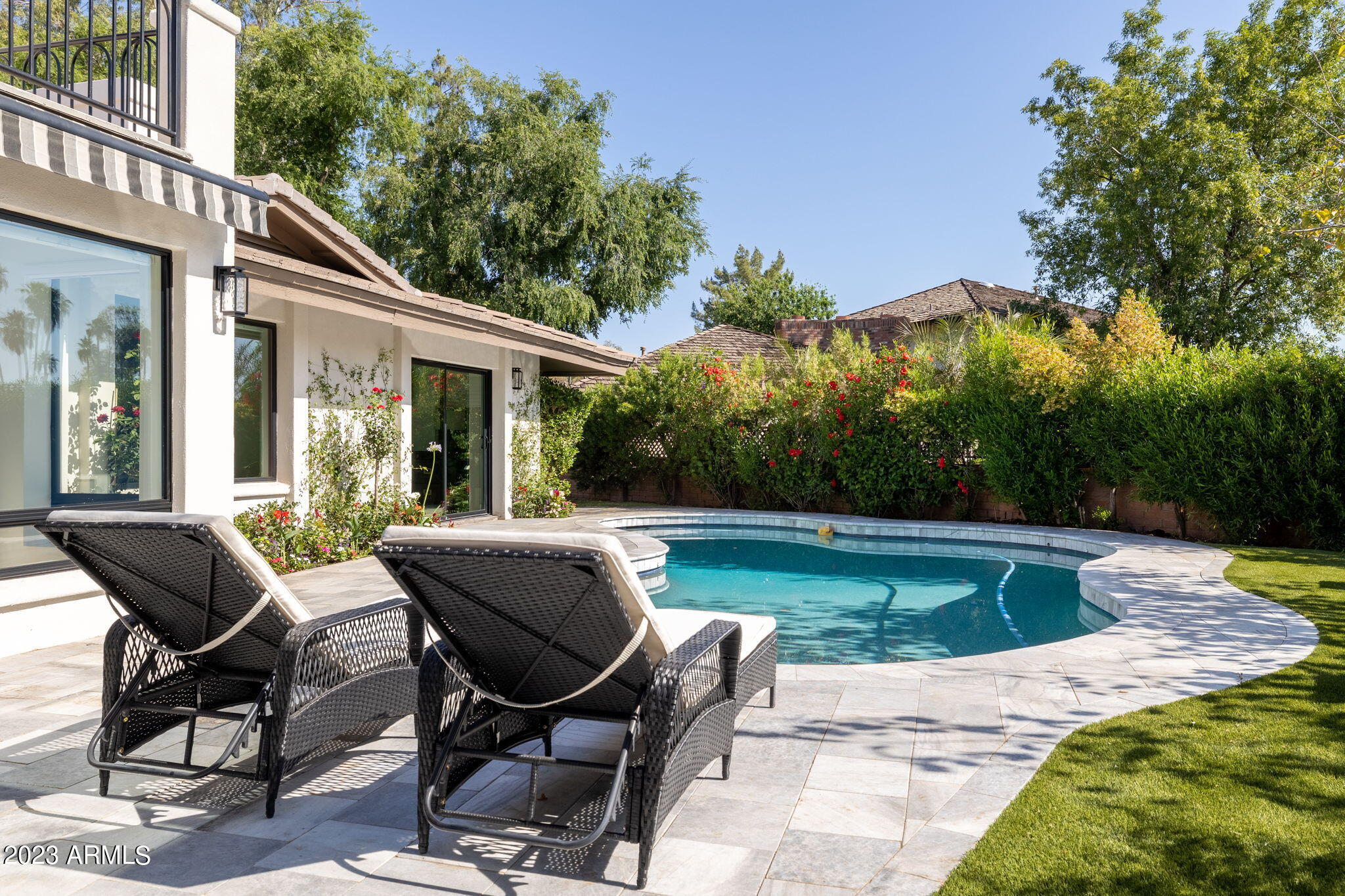 8113 N VIA DE LAGO