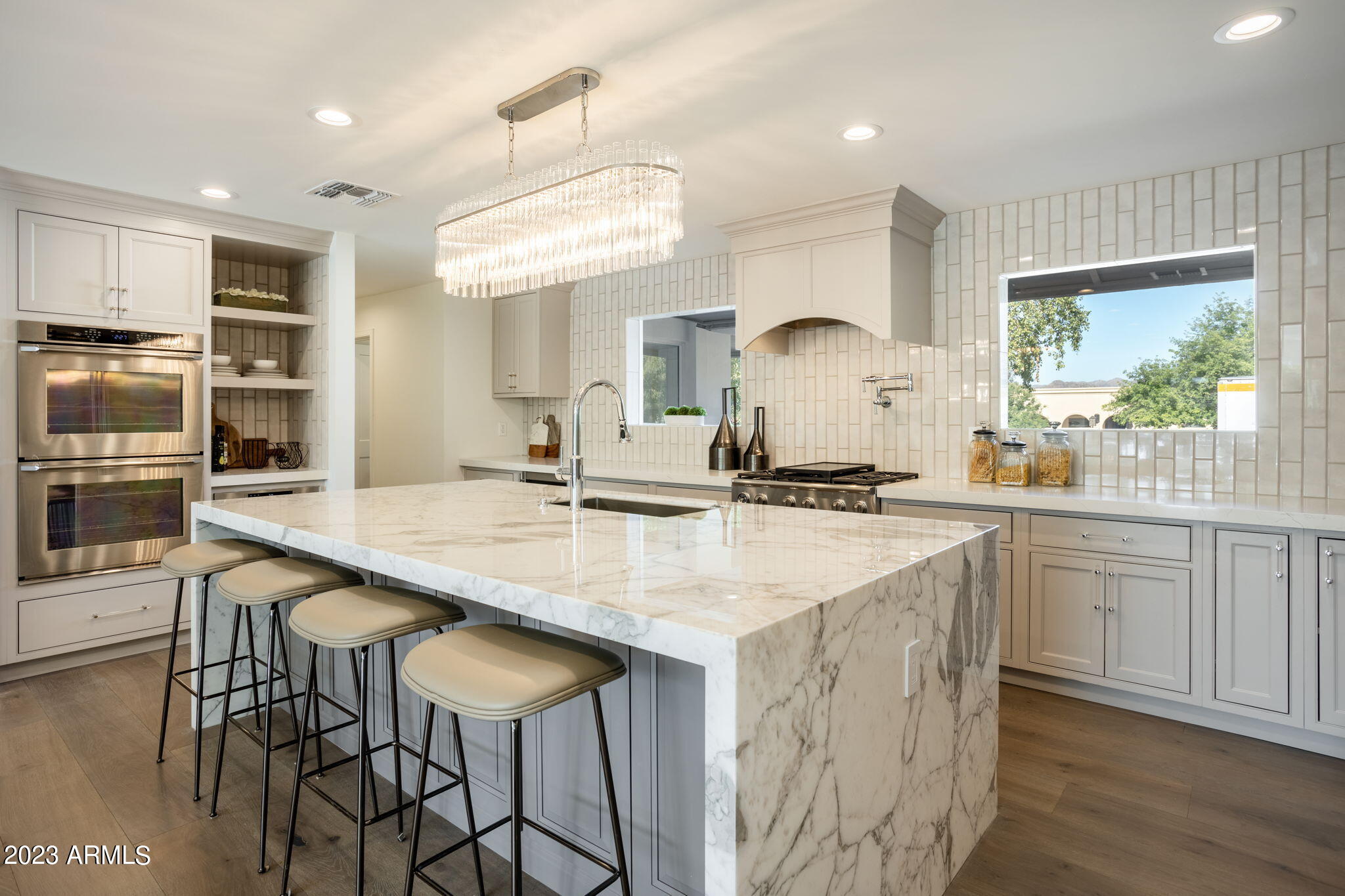 8113 N VIA DE LAGO