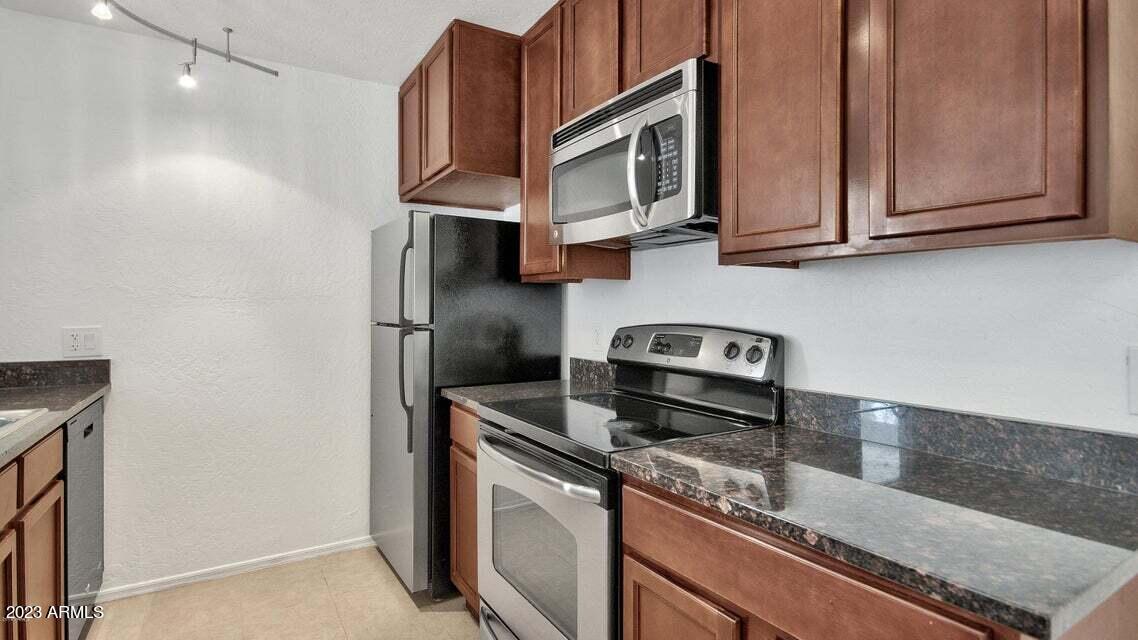 14145 N 92ND Street, 2130