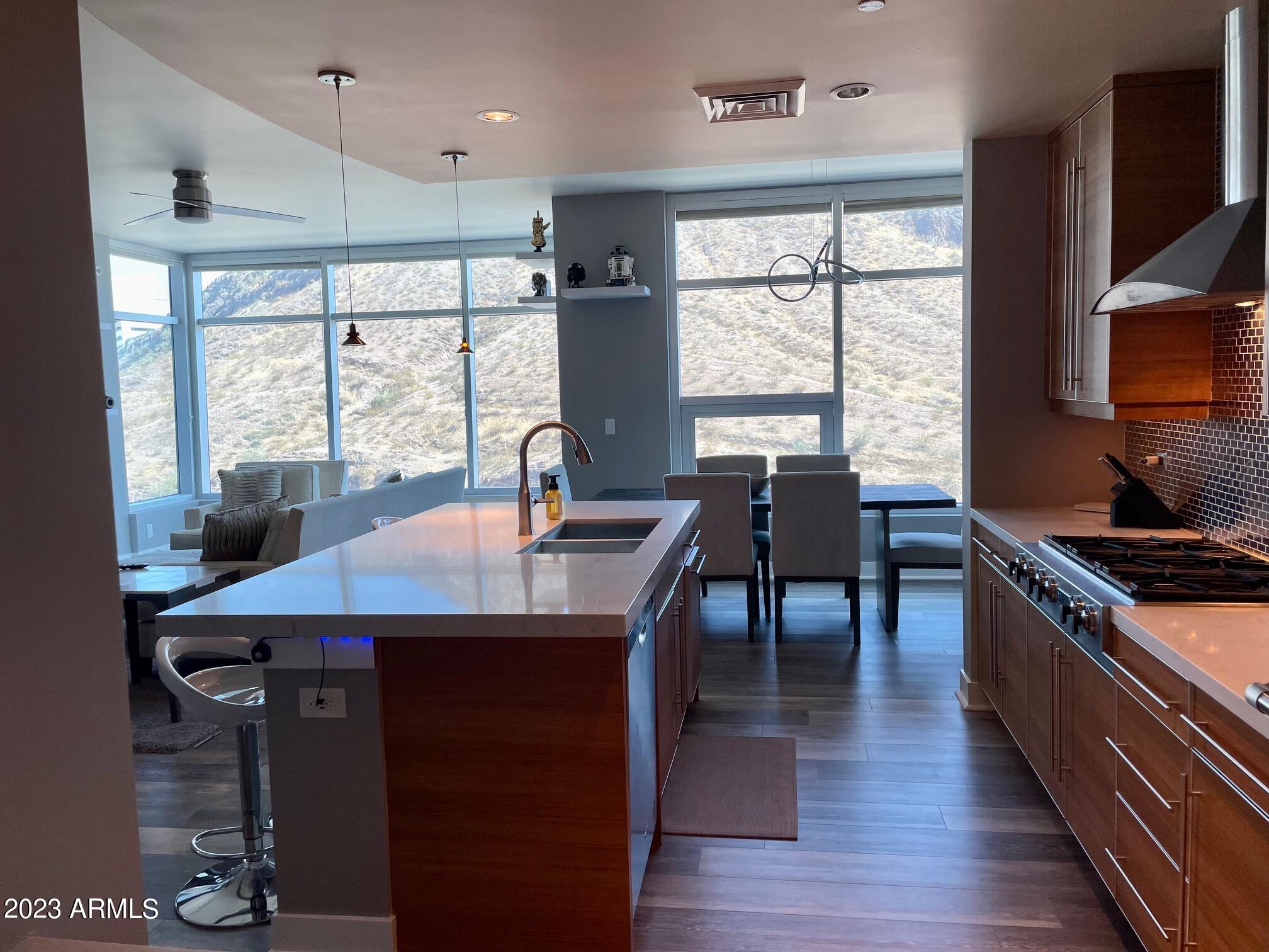 140 E RIO SALADO Parkway, 612