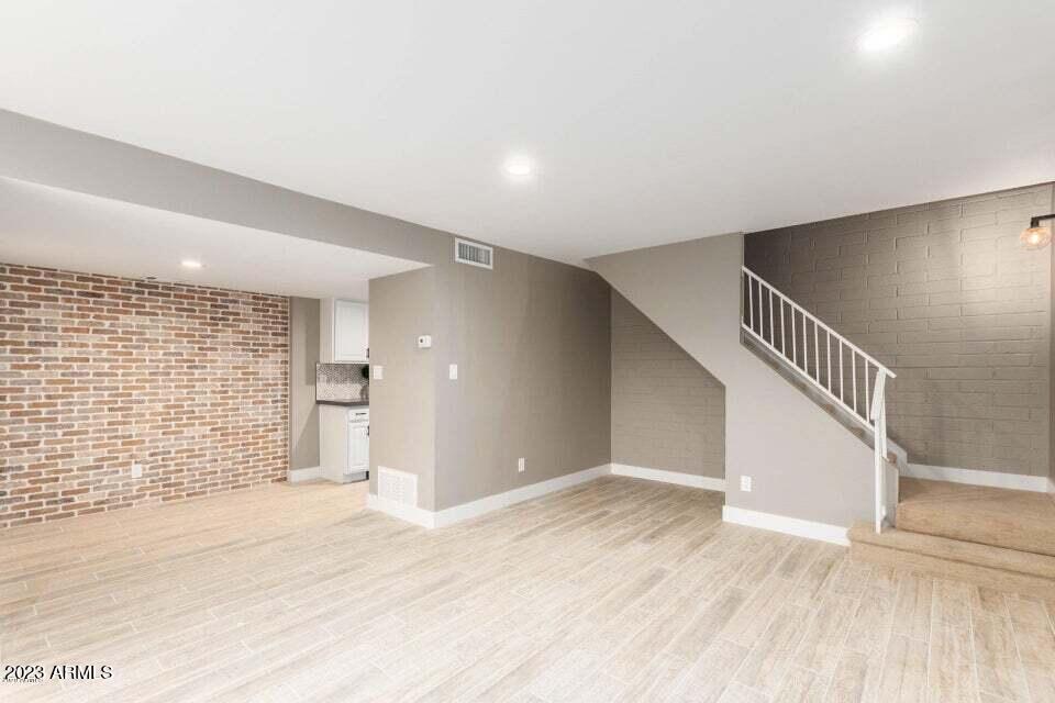6041 N 79TH Street
