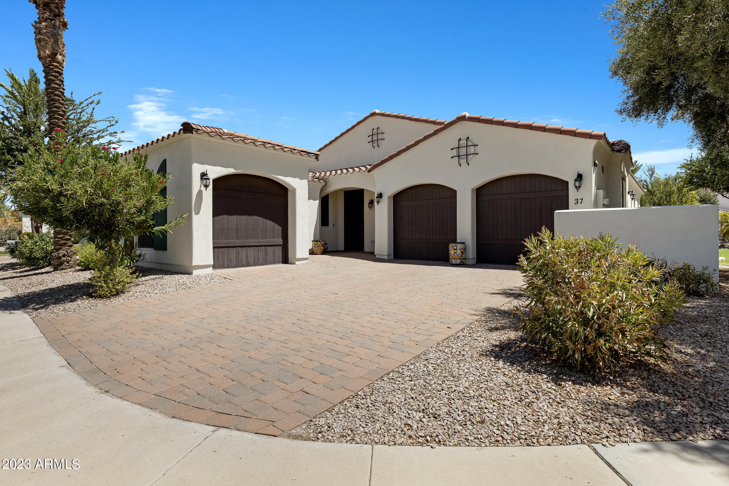 1777 W OCOTILLO Road, 37
