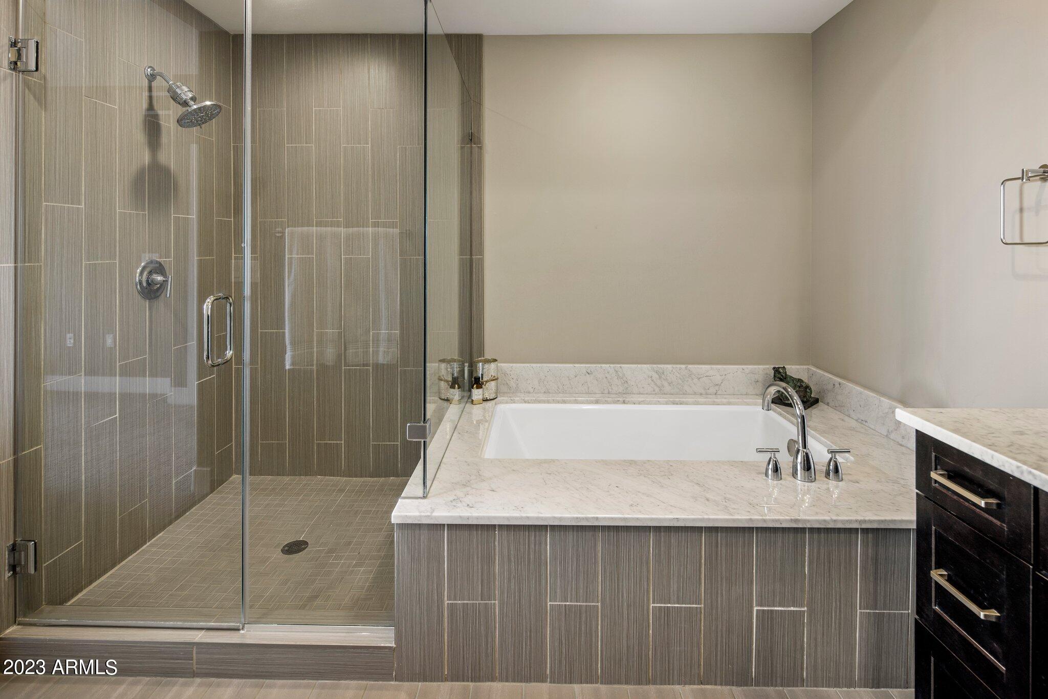 4803 N WOODMERE FAIRWAY, 3010