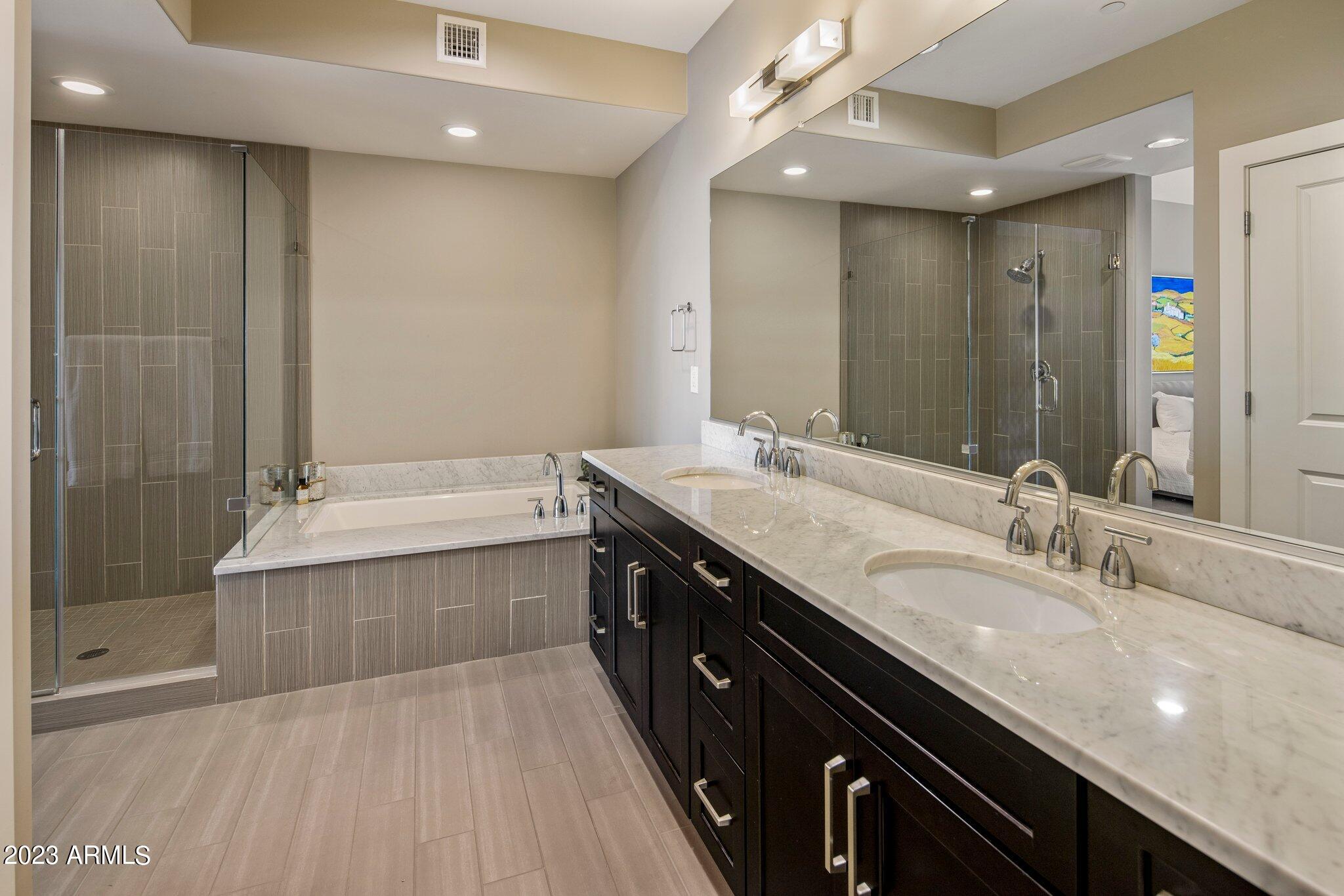 4803 N WOODMERE FAIRWAY, 3010