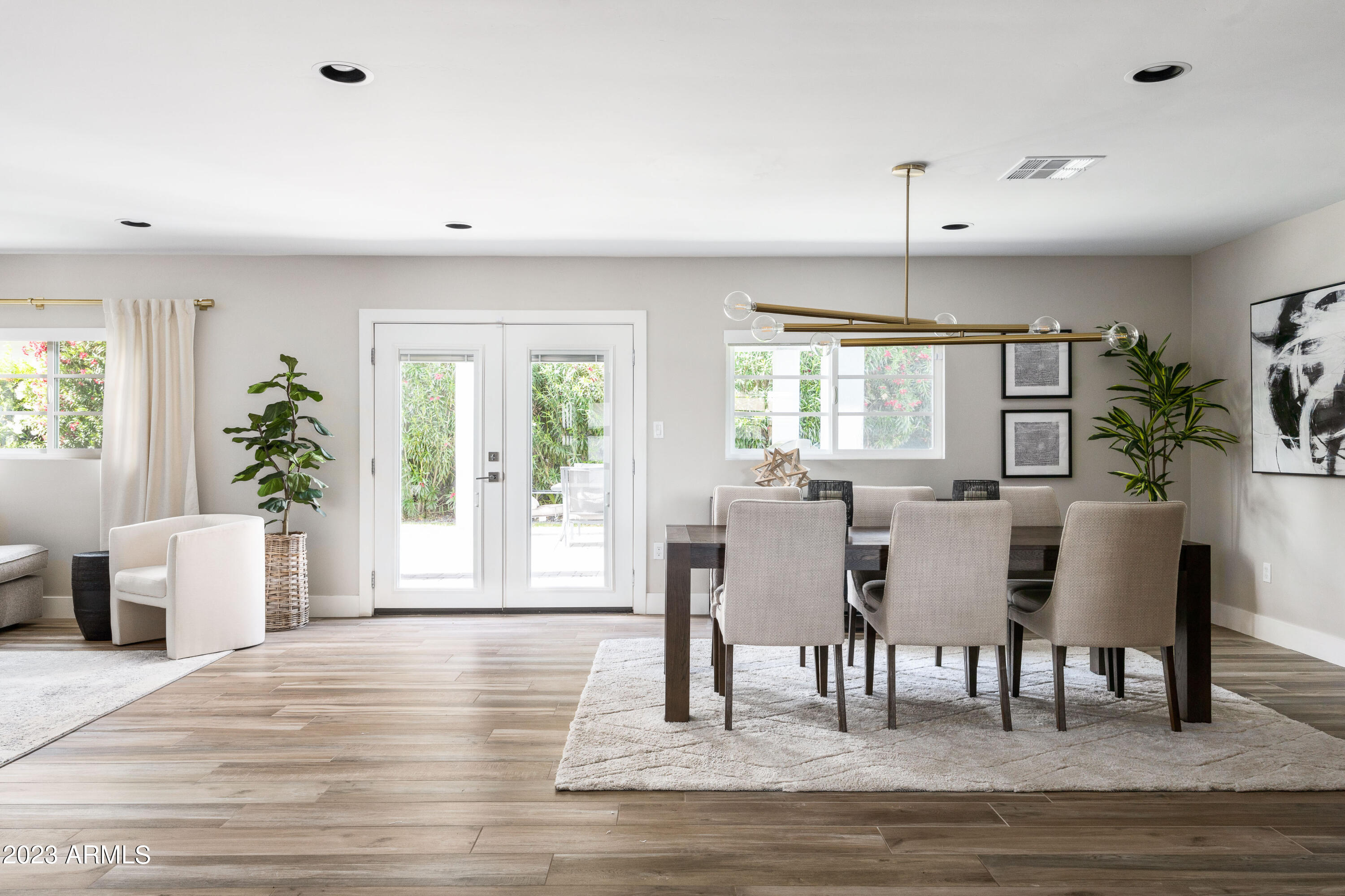 4008 E FAIRMOUNT Avenue