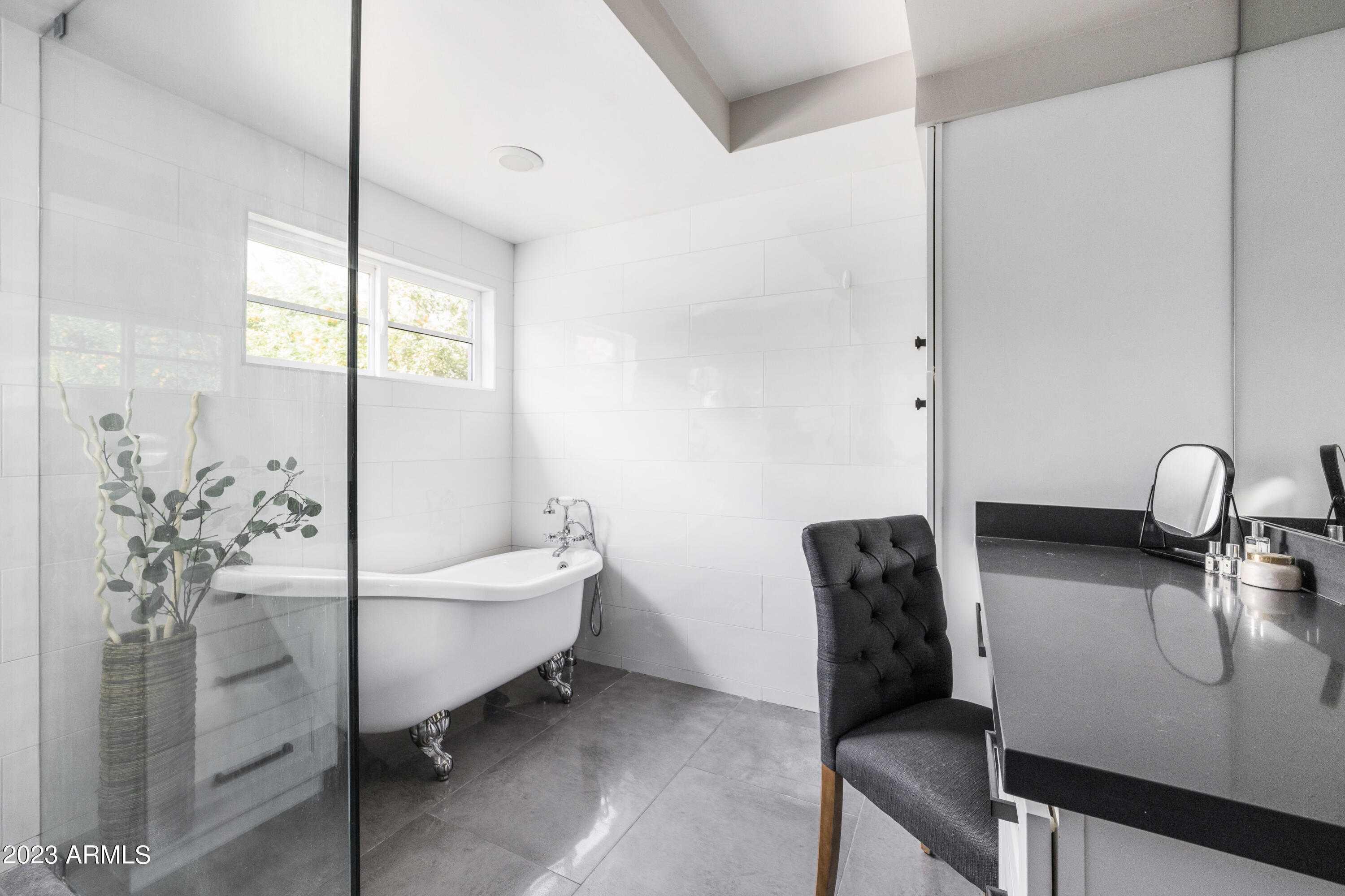 4008 E FAIRMOUNT Avenue