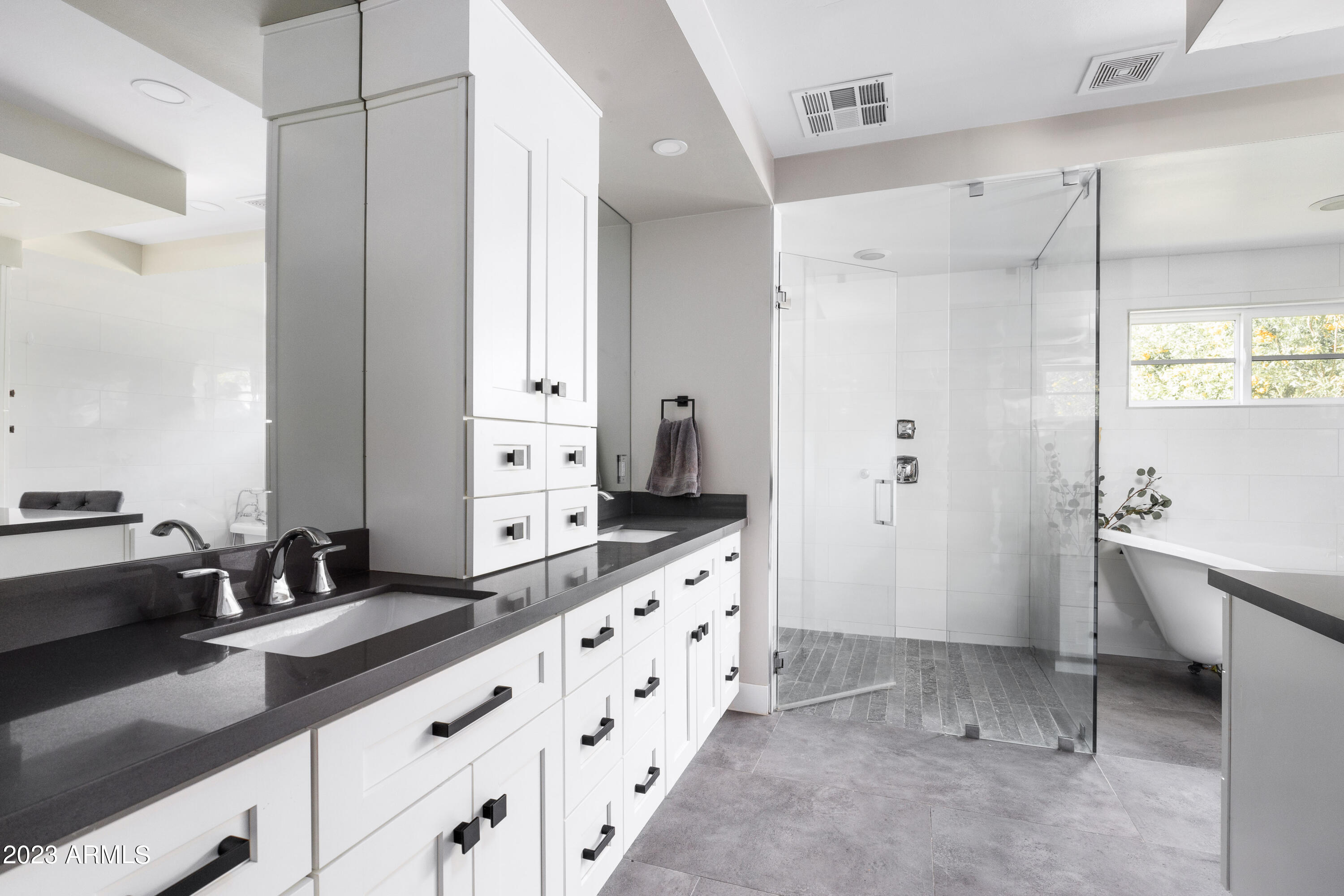 4008 E FAIRMOUNT Avenue