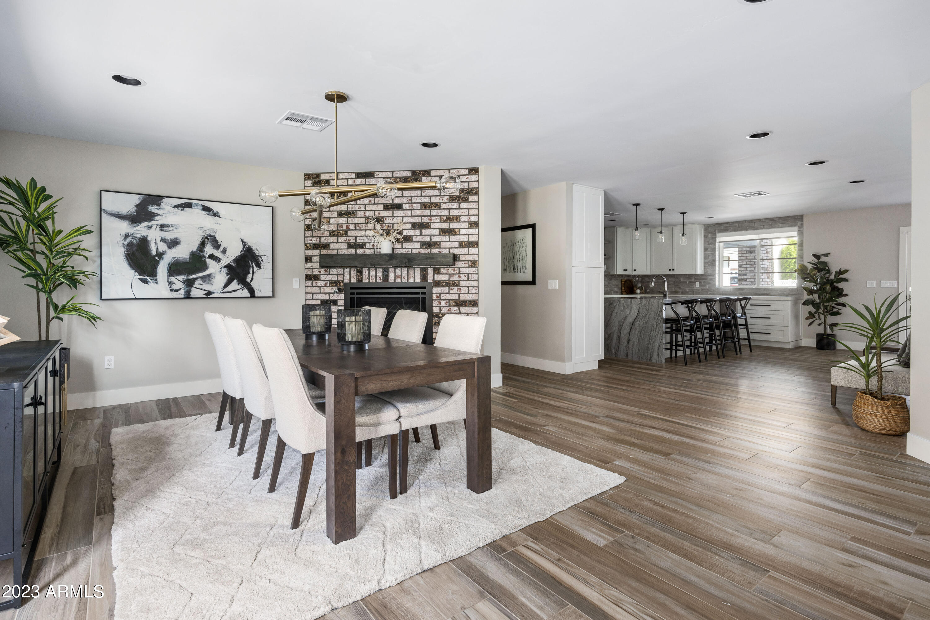 4008 E FAIRMOUNT Avenue