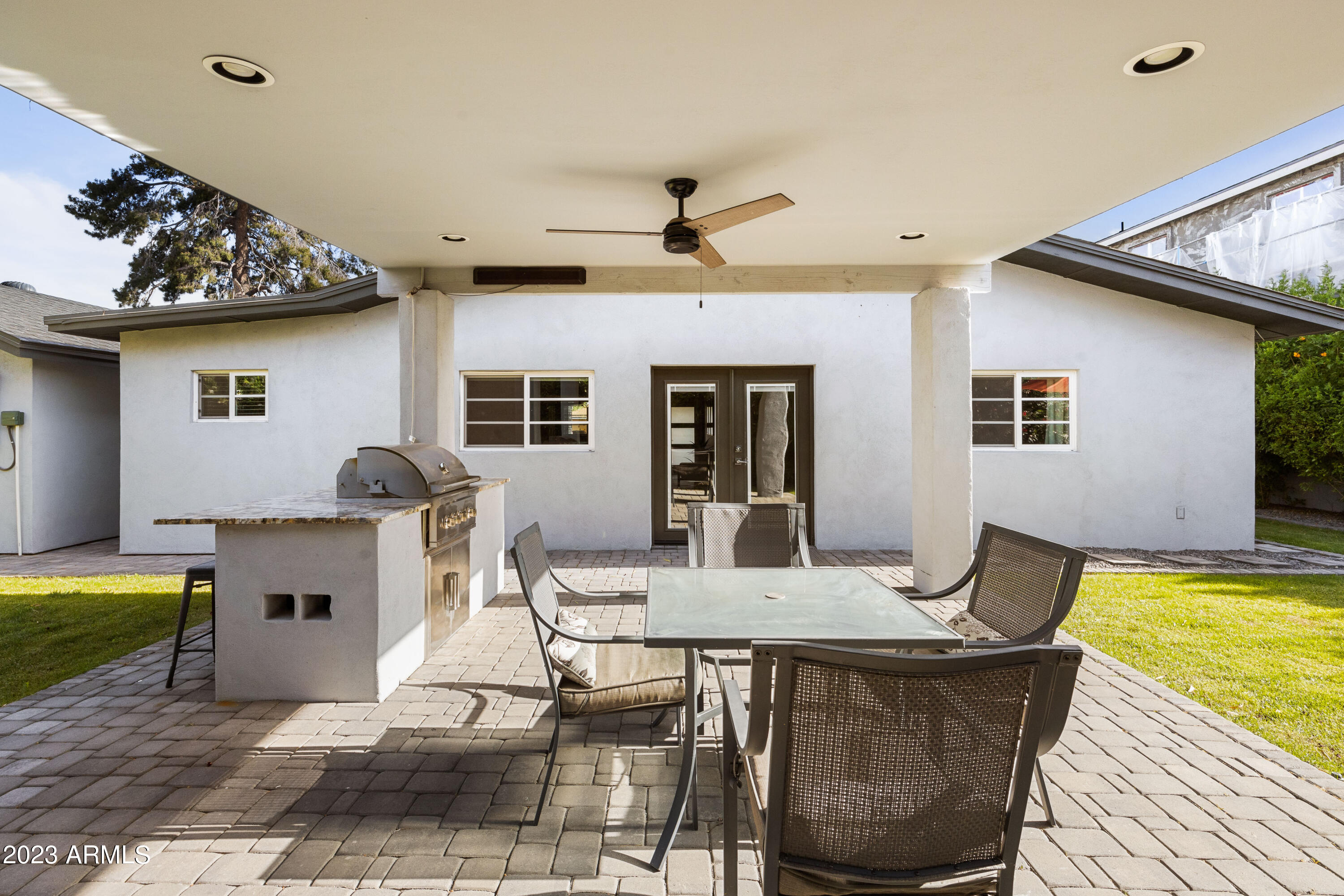 4008 E FAIRMOUNT Avenue